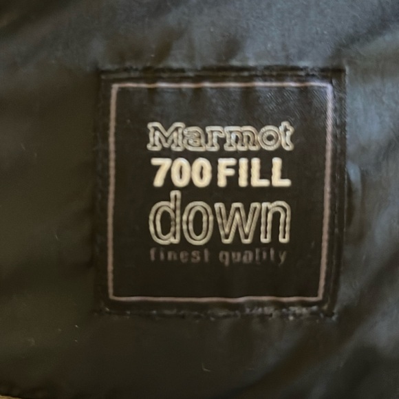 Marmot: Women's Down Coat with faux fur hood, Fill Power 700: Green: Size Small - Picture 9 of 11